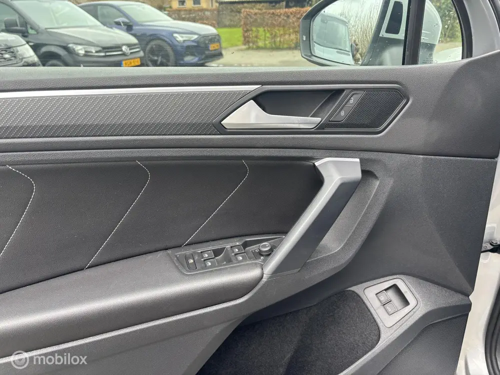 Volkswagen Tiguan 1.4 TSI eHybrid R-Line Business+ uit 2021, foto 15