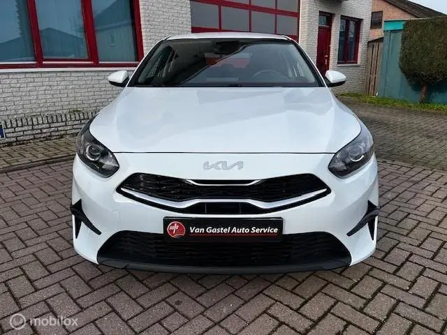Kia Ceed 1.5 T-GDi DynamicPlusLine uit 2022, foto 2