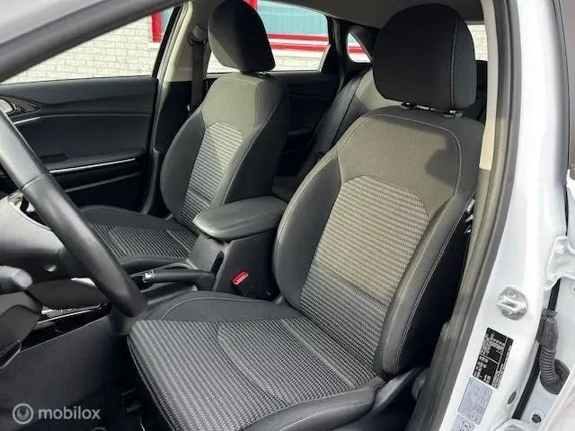 Kia Ceed 1.5 T-GDi DynamicPlusLine uit 2022, foto 9