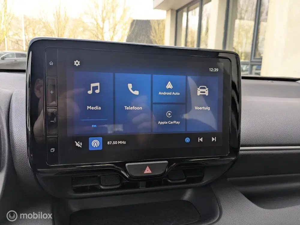 Mazda 2 1.5 Centre-line uit 2024, foto 8