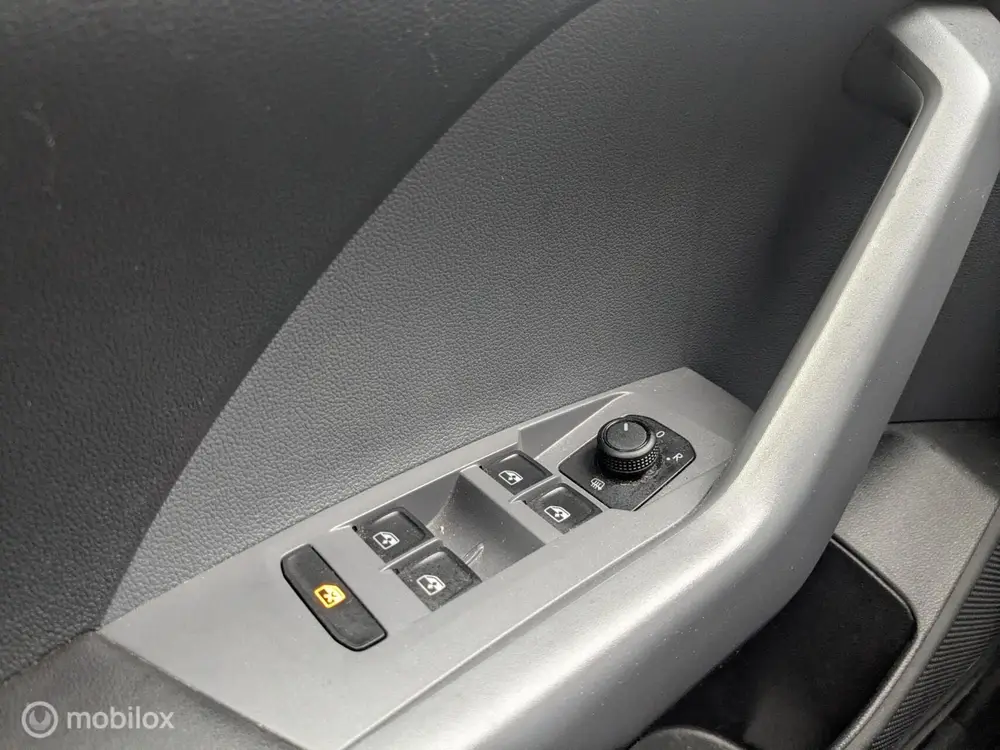 Volkswagen T-Cross 1.0 TSI Life uit 2021, foto 13