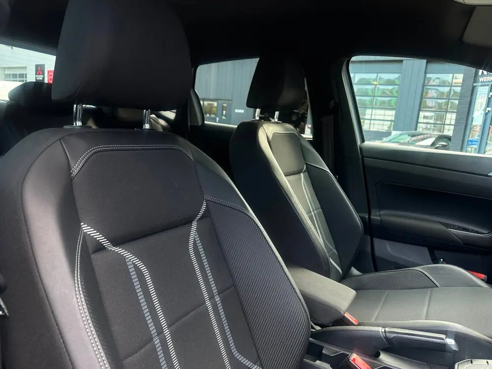 Volkswagen Polo 1.0 TSI Highline Business R-LINE/Digital Coc uit 2021, foto 12