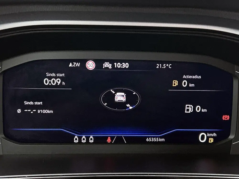 Volkswagen T-Roc 1.0 TSI Life 75 Edition uit 2022, foto 13