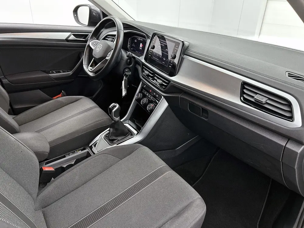 Volkswagen T-Roc 1.0 TSI Life 75 Edition uit 2022, foto 20
