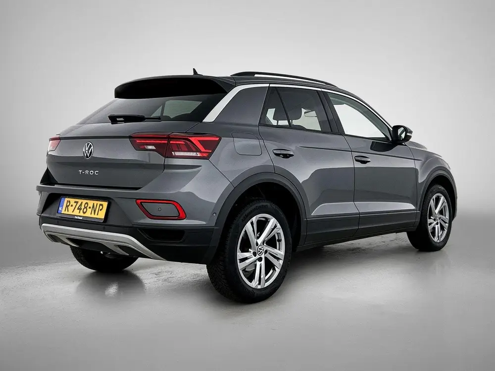 Volkswagen T-Roc 1.0 TSI Life 75 Edition uit 2022, foto 4