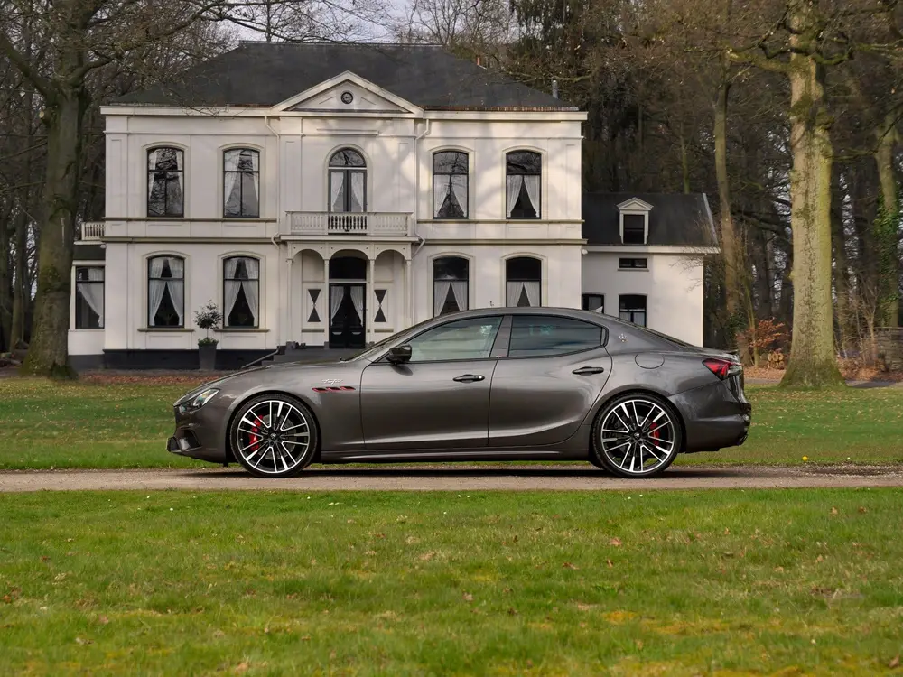 Maserati Ghibli Trofeo 3.8 V8 580pk | Atelier int. | 1e eige uit 2024