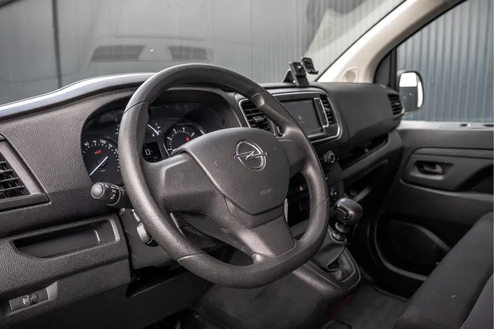 Opel Vivaro 2.0 uit 2023, foto 11