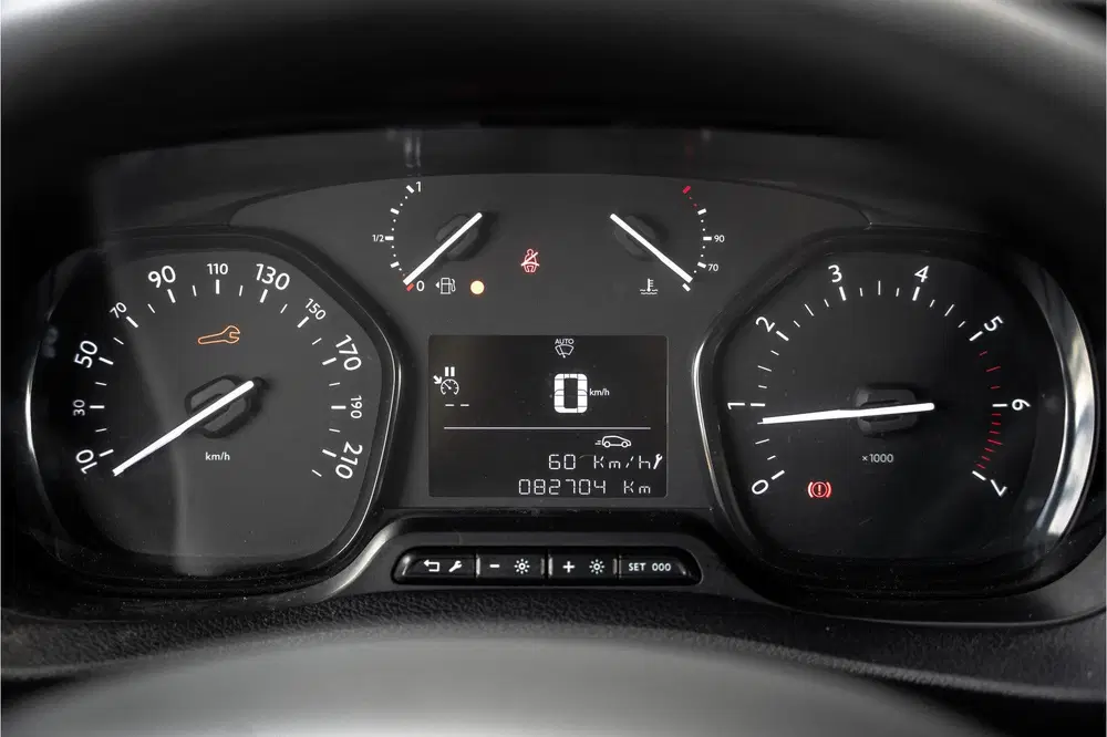 Opel Vivaro 2.0 uit 2023, foto 15