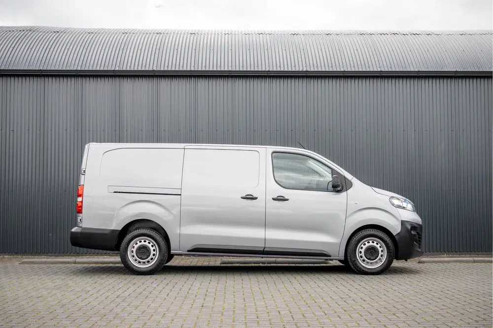 Opel Vivaro 2.0 uit 2023, foto 6