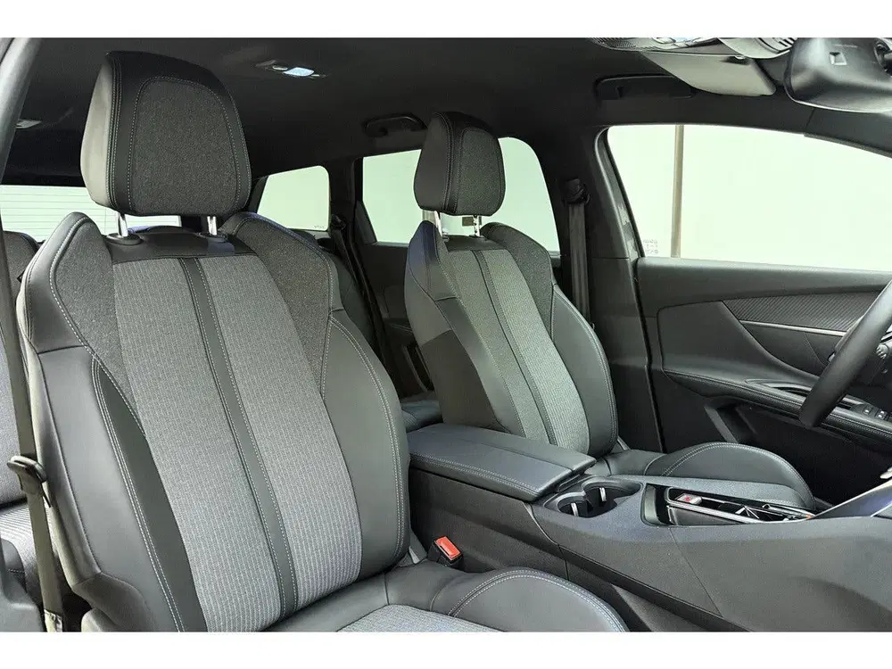 Peugeot 5008 1.2 Hybrid 136pk Allure Pack Business uit 2024, foto 14
