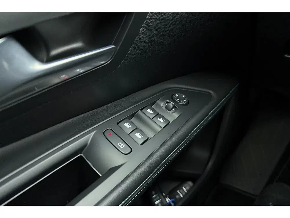 Peugeot 5008 1.2 Hybrid 136pk Allure Pack Business uit 2024, foto 19