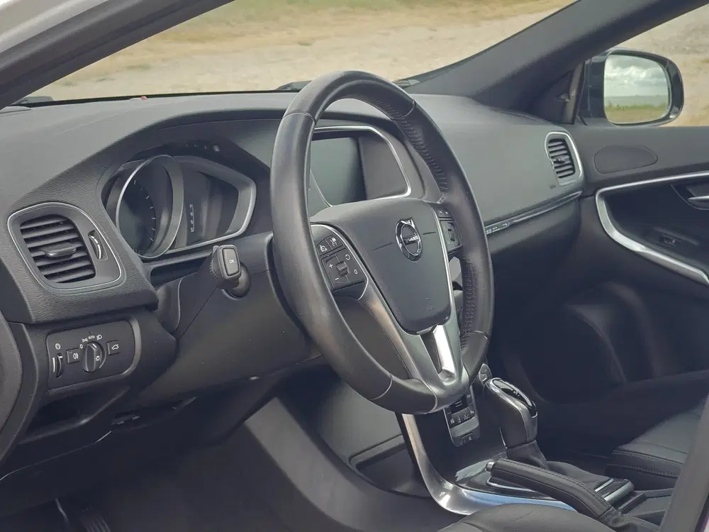 Volvo V40 Cross Country 1.5 T3 Polar+ Luxury uit 2019, foto 2
