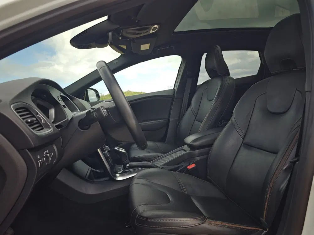 Volvo V40 Cross Country 1.5 T3 Polar+ Luxury uit 2019, foto 3