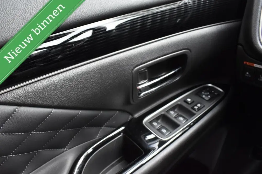 Mitsubishi Outlander 2.4 PHEV Diamand Edition LEDER/TREKHAAK uit 2019, foto 17