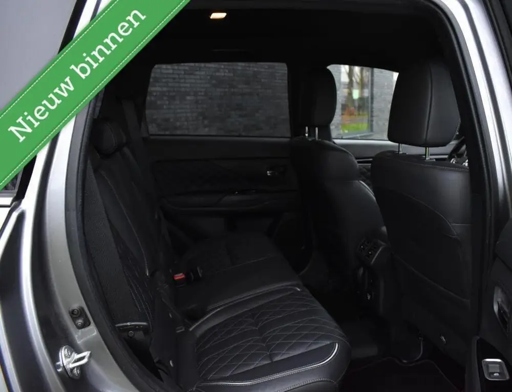 Mitsubishi Outlander 2.4 PHEV Diamand Edition LEDER/TREKHAAK uit 2019, foto 19