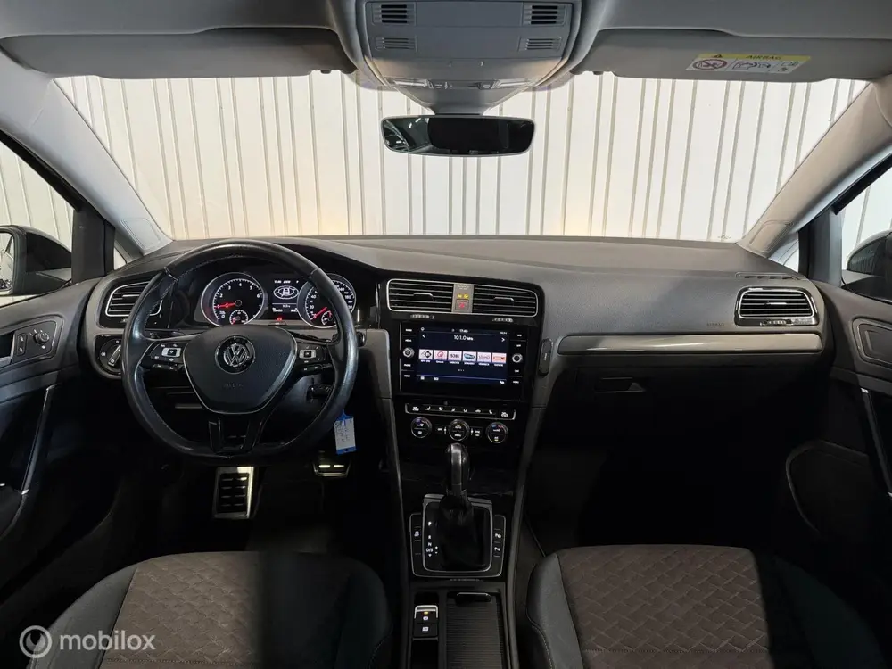 Volkswagen Golf 1.0 TSI Highline IQ drive stoelverwarm. navi uit 2019, foto 11