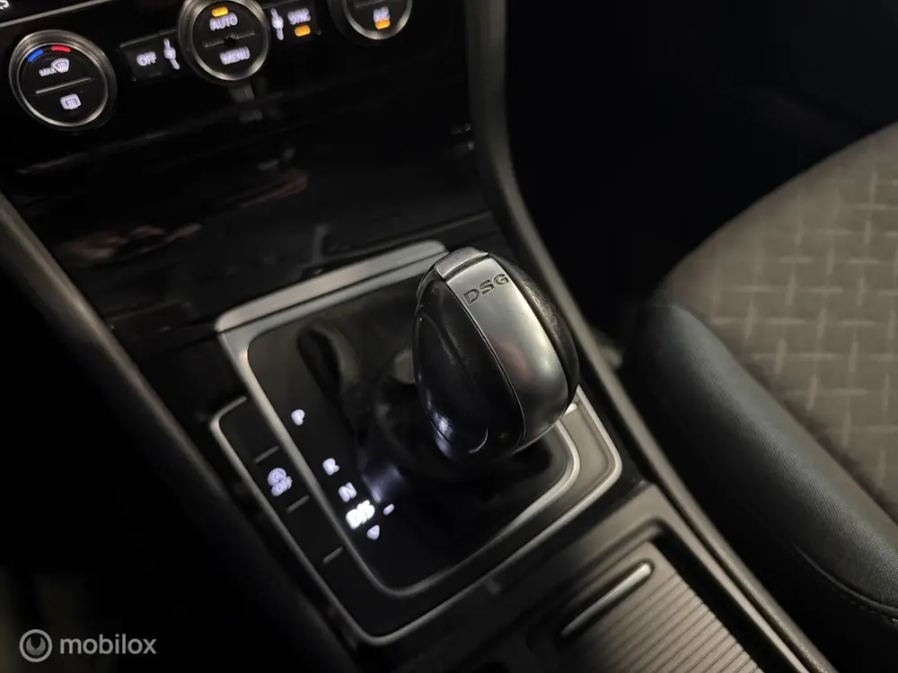 Volkswagen Golf 1.0 TSI Highline IQ drive stoelverwarm. navi uit 2019, foto 18