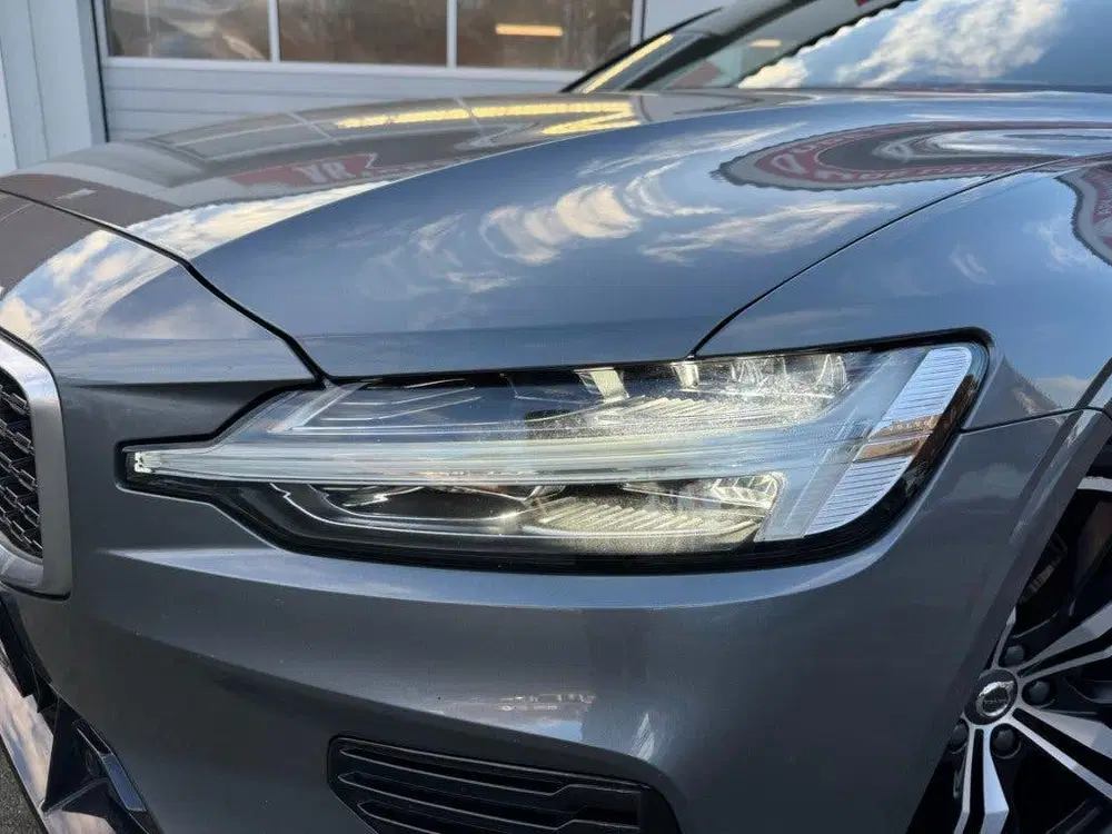 Volvo V60 2.0 T8 Twin-Engine AWD R-Design Camera Har uit 2020, foto 10