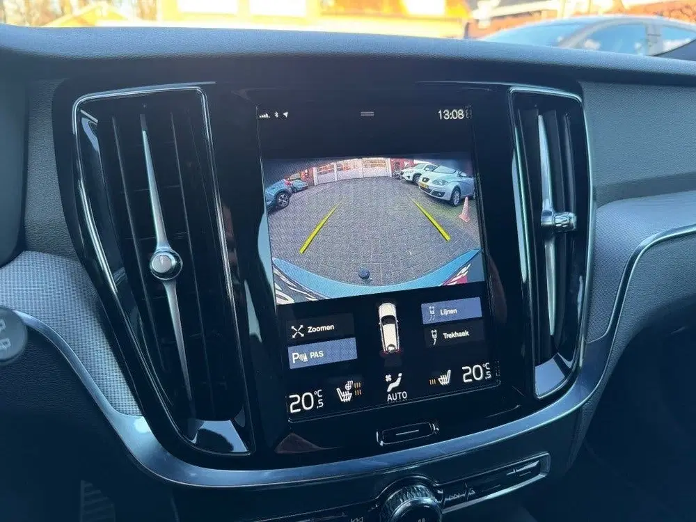 Volvo V60 2.0 T8 Twin-Engine AWD R-Design Camera Har uit 2020, foto 16
