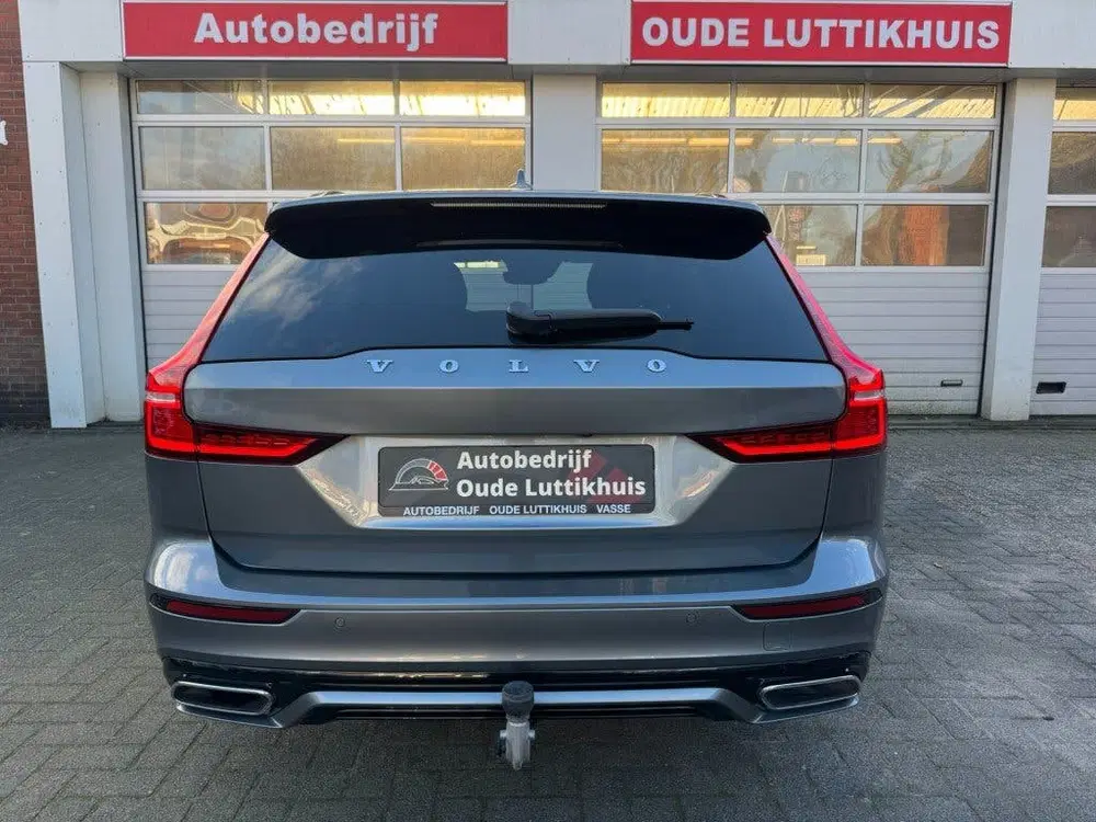 Volvo V60 2.0 T8 Twin-Engine AWD R-Design Camera Har uit 2020, foto 18