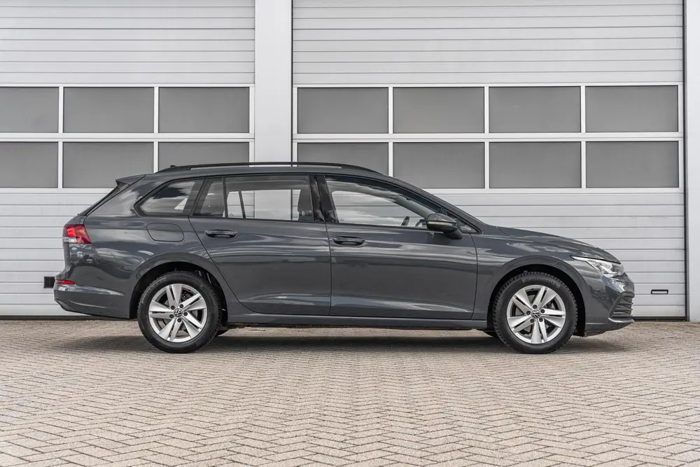 Volkswagen Golf Variant 1.0 eTSI 110pk DSG Life | Navigatie uit 2022, foto 3