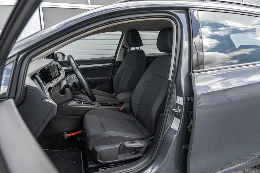 Volkswagen Golf Variant 1.0 eTSI 110pk DSG Life | Navigatie uit 2022, foto 4