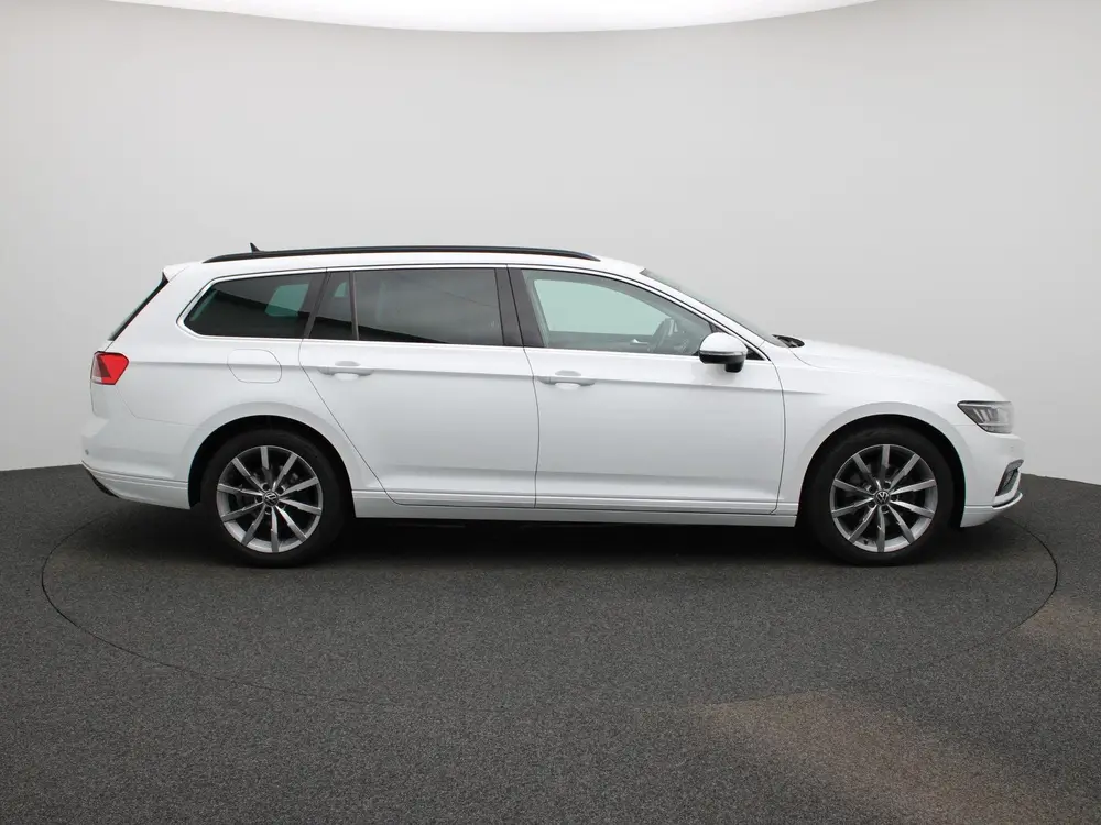 Volkswagen Passat Variant 2.0 TDI Business | TREKHAAK | ADAP uit 2022, foto 6
