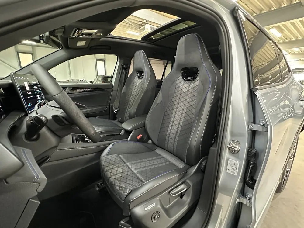 Volkswagen Tayron 1.5 eHybrid R-Line Edition 272pk | Groot s uit 2026, foto 4