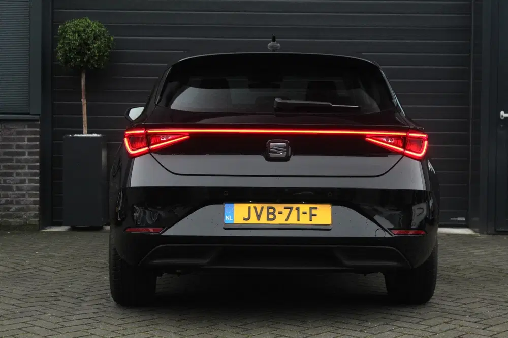 SEAT Leon 1.5 eTSI Style Business Intense Automaat uit 2025, foto 4