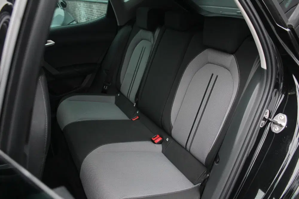 SEAT Leon 1.5 eTSI Style Business Intense Automaat uit 2025, foto 8