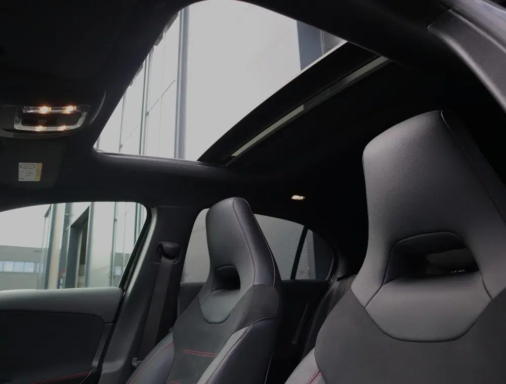Mercedes-Benz A-Klasse 250 e Star Edition AMG Line uit 2024, foto 10