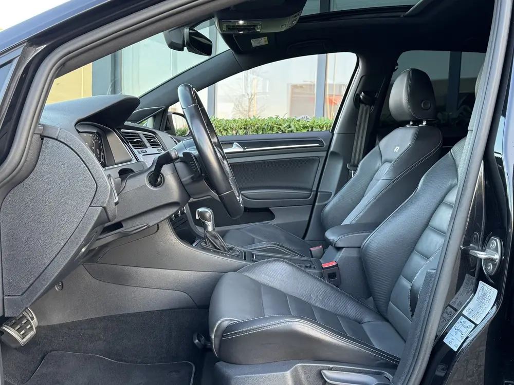 Volkswagen Golf 7,5 R R20 2.0 TSI 300pk 4Motion DSG / Aut. C uit 2019, foto 7