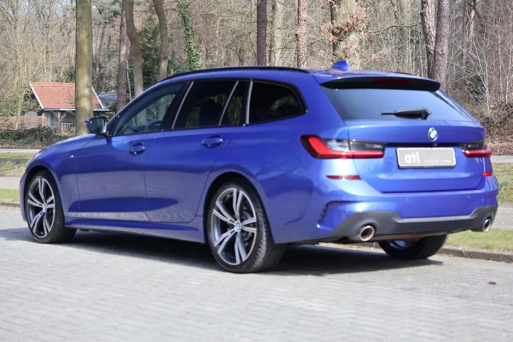 BMW 3-serie 330i xDrive High Executive M-pakket uit 2021, foto 2