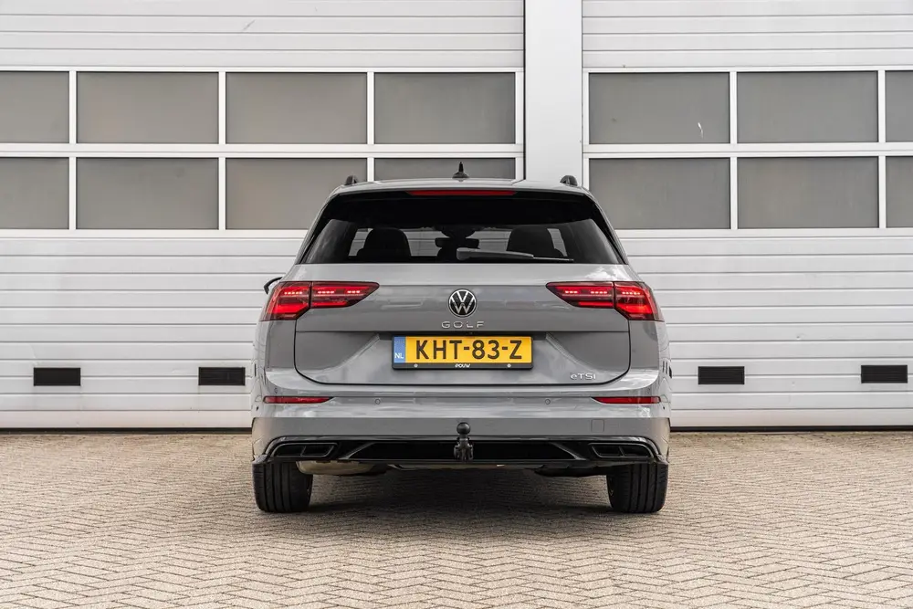 Volkswagen Golf Variant 1.5 eTSI 150pk DSG R-Line | Panorama uit 2023, foto 11