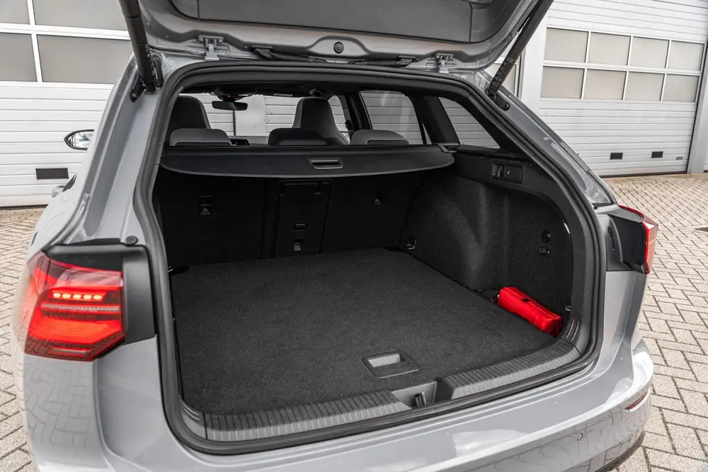 Volkswagen Golf Variant 1.5 eTSI 150pk DSG R-Line | Panorama uit 2023, foto 20