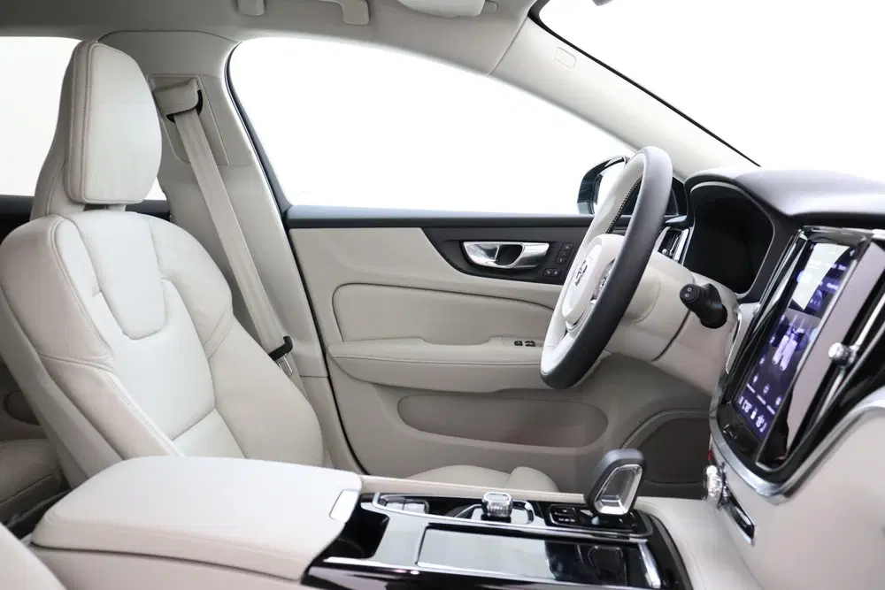 Volvo V60 T6 PLUG-IN HYBRID AWD PLUS DARK -HARMAN uit 2026, foto 8
