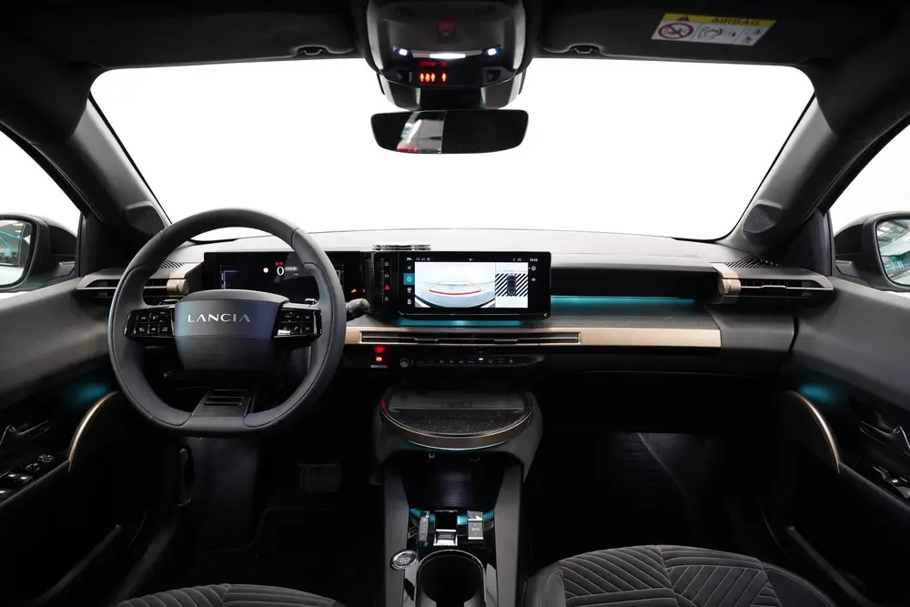 Lancia Ypsilon 1.2 Turbo Hybrid LX Cruise/Climate PDC NAP 17 uit 2025, foto 6
