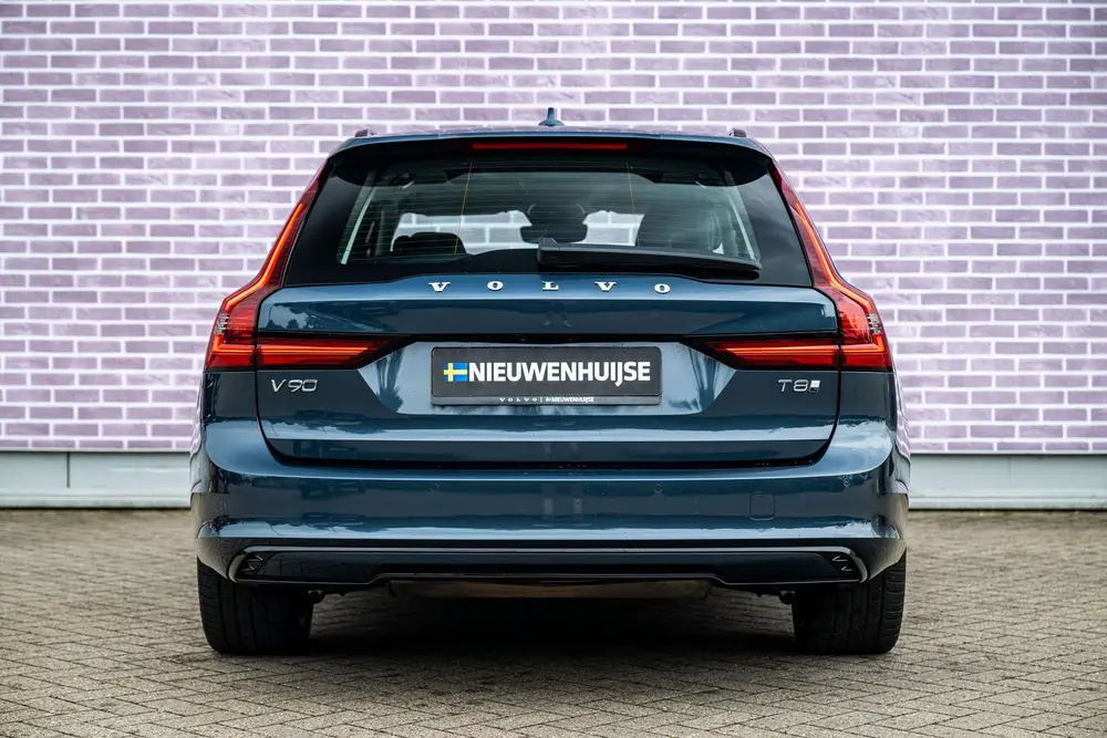 Volvo V90 2.0 T8 Plug-in hybrid AWD Ultra Dark uit 2025, foto 10