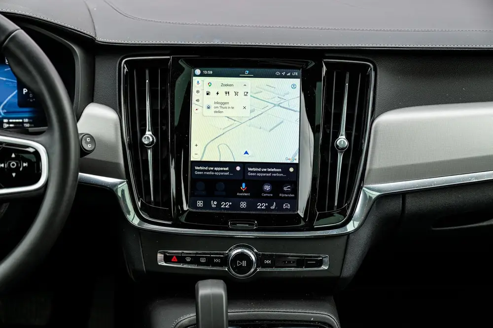 Volvo V90 2.0 T8 Plug-in hybrid AWD Ultra Dark uit 2025, foto 12