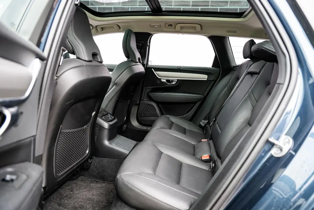 Volvo V90 2.0 T8 Plug-in hybrid AWD Ultra Dark uit 2025, foto 8