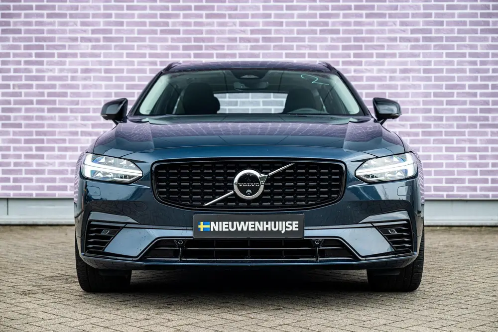 Volvo V90 2.0 T8 Plug-in hybrid AWD Ultra Dark uit 2025, foto 9