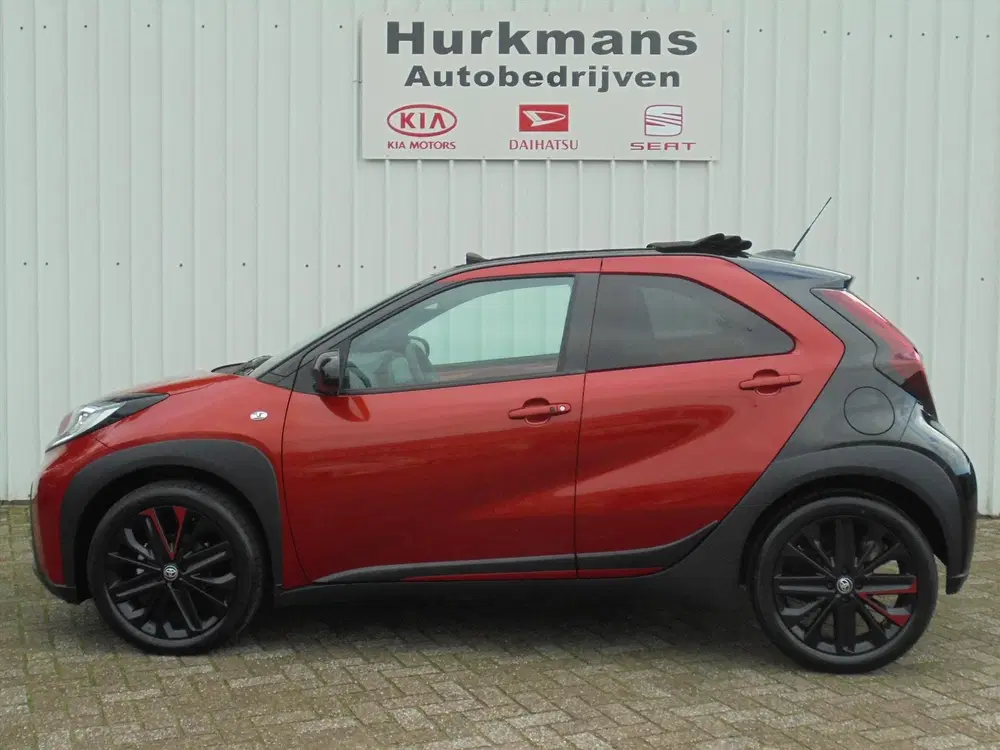 Toyota Aygo X 1.0 VVT-i AUTOMAAT CABRIODAK CLIMATE CONTR uit 2025, foto 4