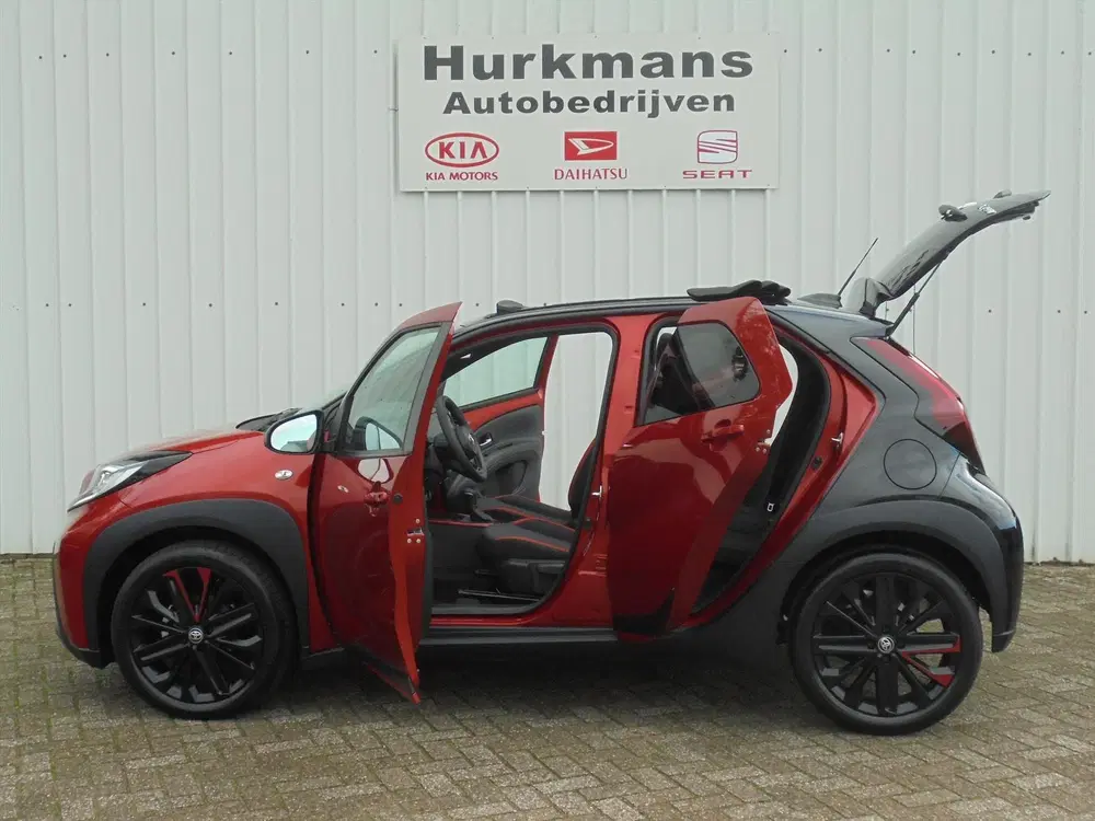 Toyota Aygo X 1.0 VVT-i AUTOMAAT CABRIODAK CLIMATE CONTR uit 2025, foto 5