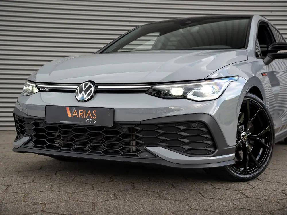 Volkswagen Golf 2.0 TSI GTI CLUBSPORT Akra Pano 27-2-2028 GA uit 2023, foto 2