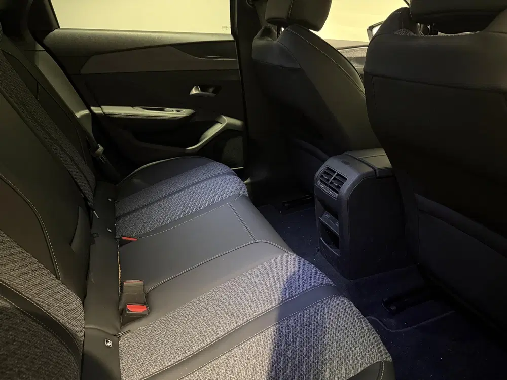 Peugeot 308 1.6 Plug-in Hybrid 195 Allure uit 2026, foto 17