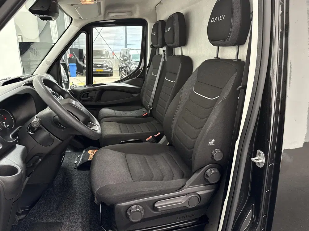 Iveco Daily 35S21H 3.0 410 L4 207PK Automaat Airco Cru uit 2022, foto 2
