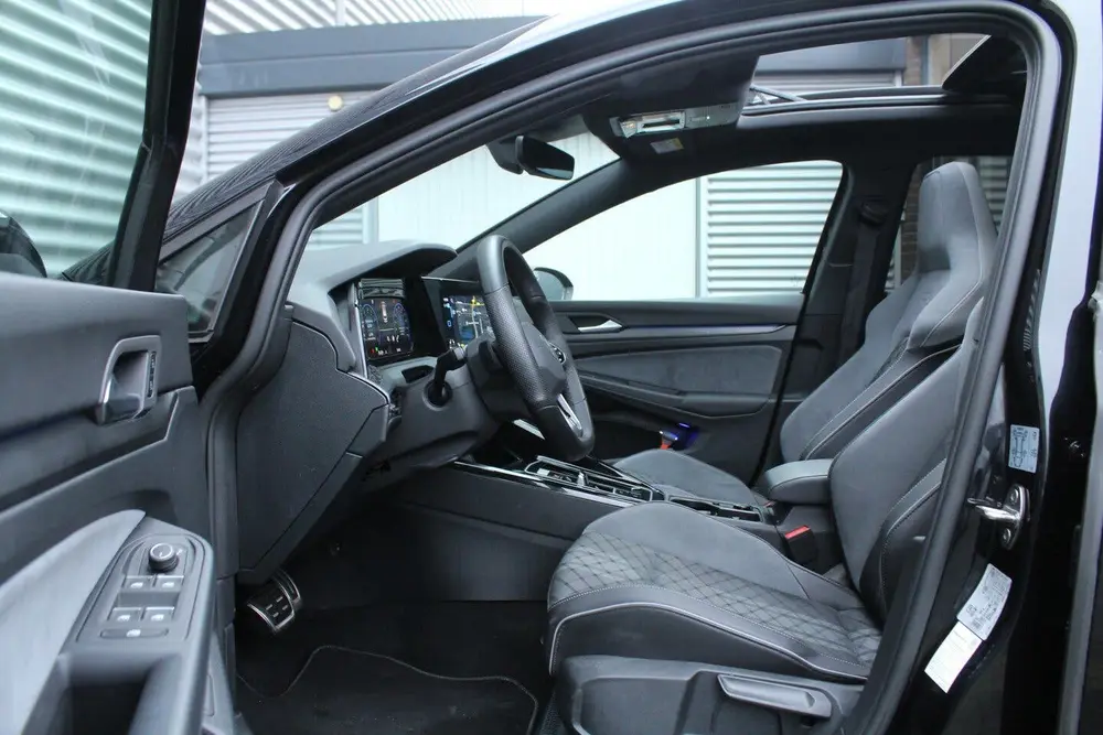 Volkswagen Golf Variant 1.5 eTSI 150pk R-Line DSG7 Panoramad uit 2023, foto 10
