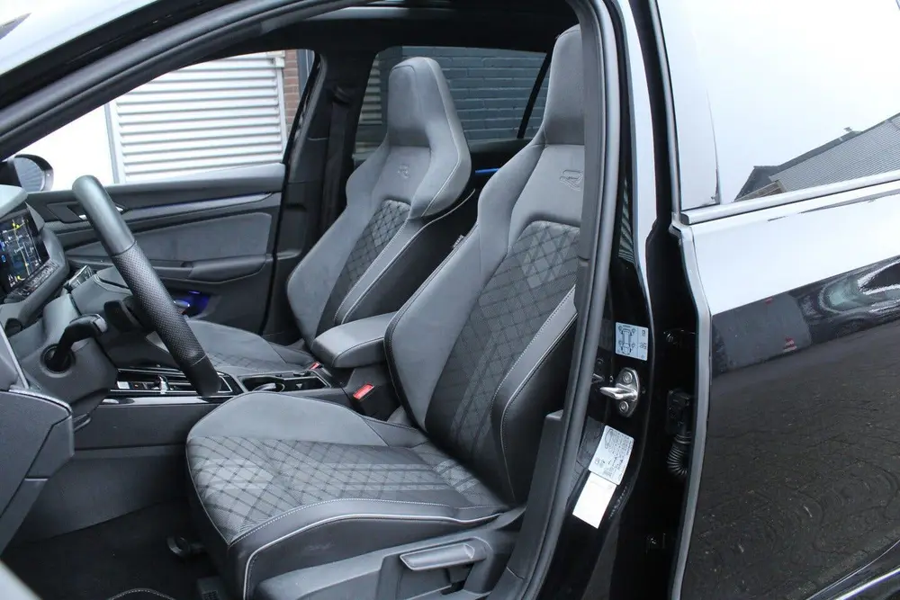 Volkswagen Golf Variant 1.5 eTSI 150pk R-Line DSG7 Panoramad uit 2023, foto 11