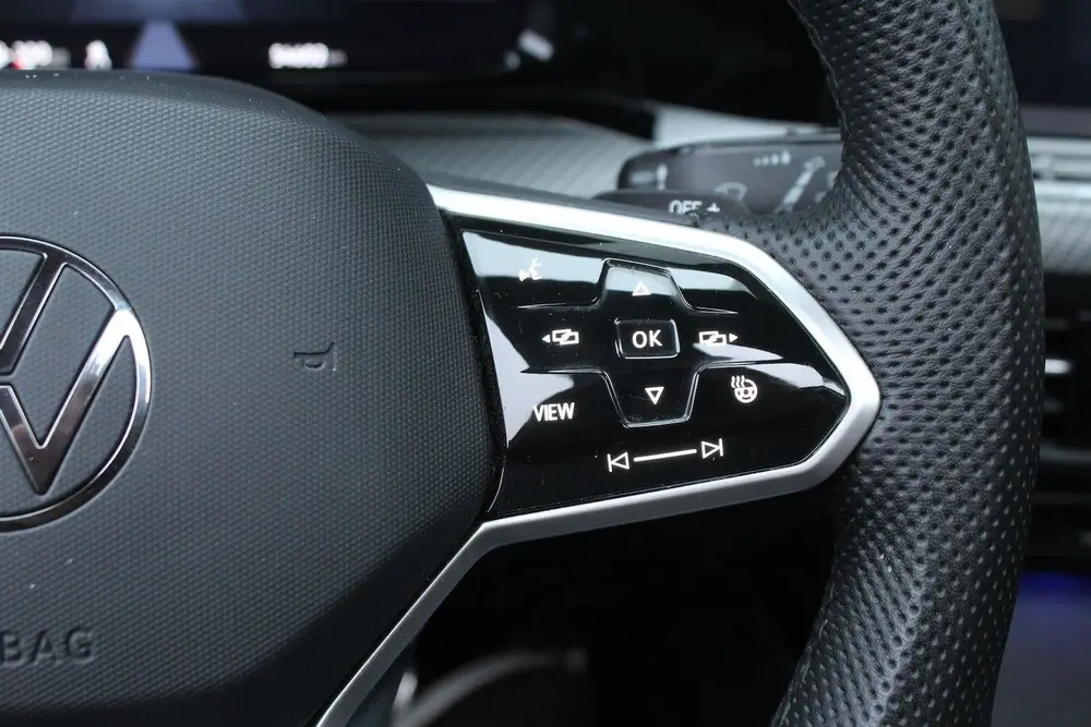 Volkswagen Golf Variant 1.5 eTSI 150pk R-Line DSG7 Panoramad uit 2023, foto 16