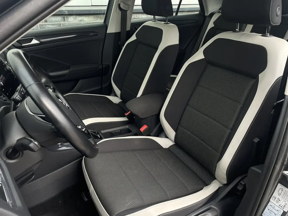 Volkswagen T-Roc 1.5 TSI Sport LED | Trekhaak | Carplay | Ca uit 2019, foto 4